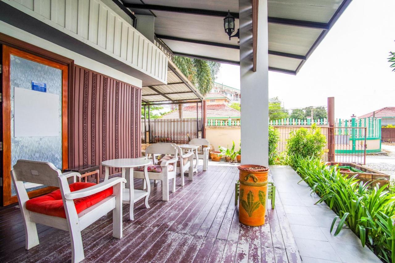 Hotel OYO 428 Pha Mansion Chachoengsao Exterior foto