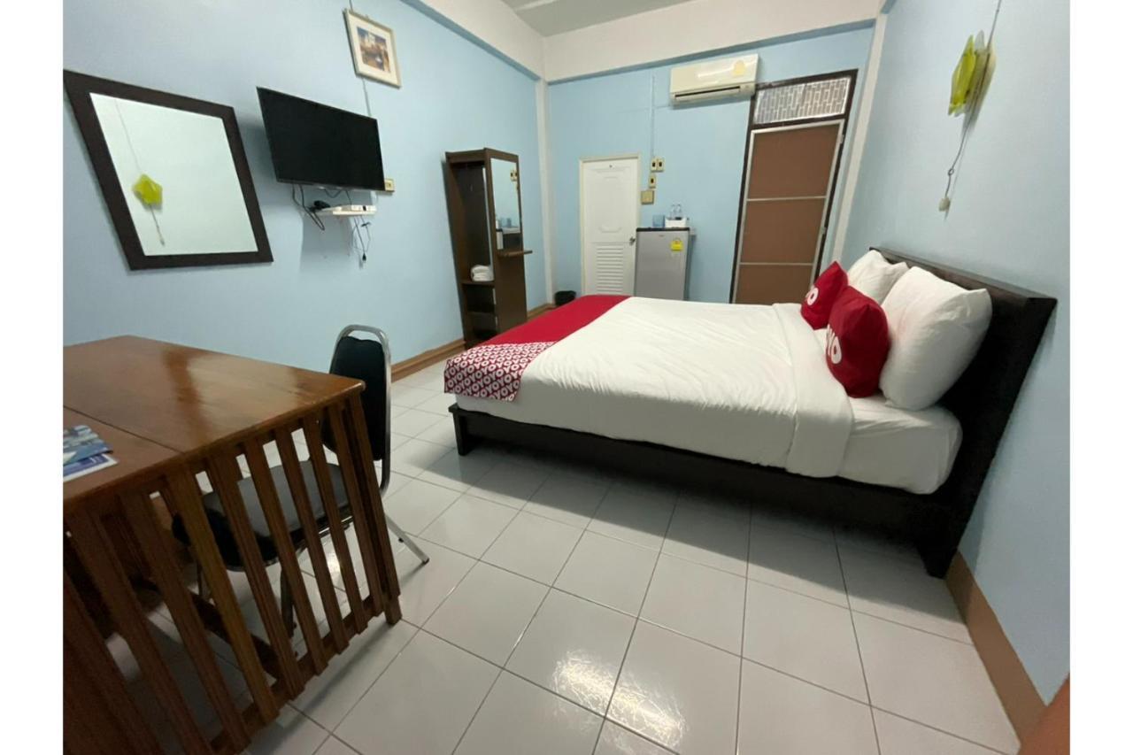 Hotel OYO 428 Pha Mansion Chachoengsao Exterior foto